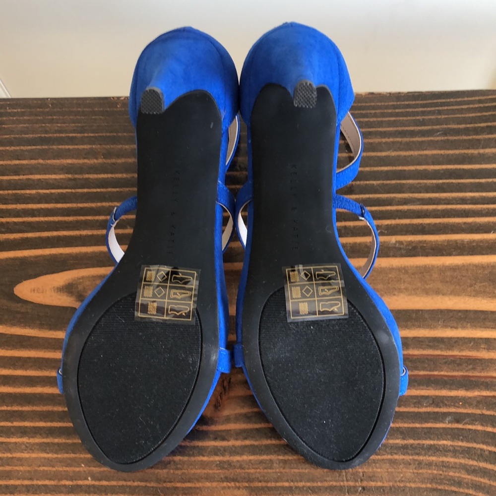 New Kelly & Katie Strappy Courtnee Sandal 4” Heel Bright Blue Size 9.5 - Picture 3 of 4